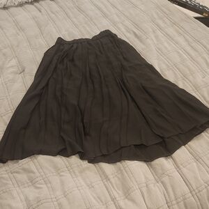 H&M Elegant Black A-Line Pleated Skirt Size 8!